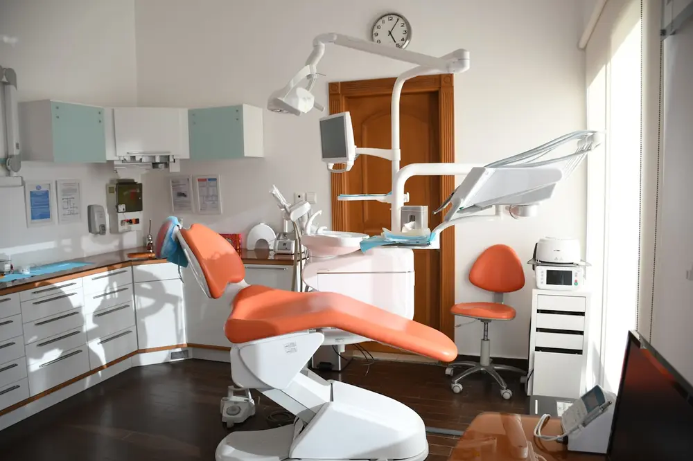 Consultório odontológico equipado